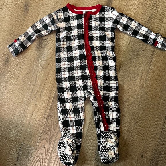 KicKee Pants 9-12M plaid onesie with foot grips - Picture 3 of 5